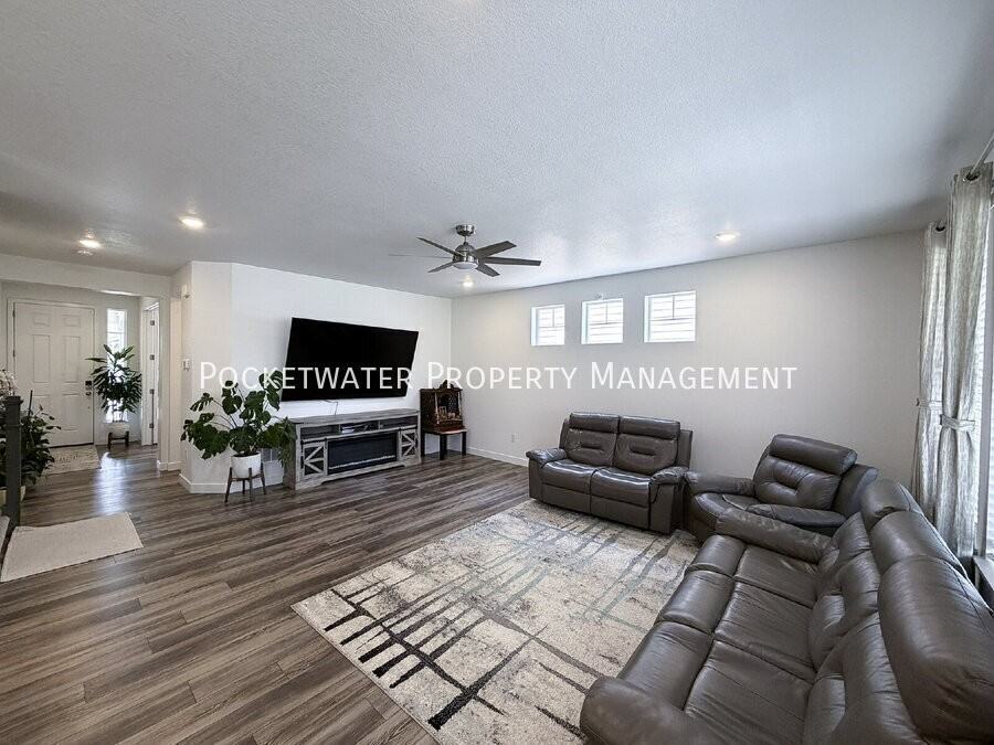 1856 Meagan Way - Photo 6 of 31