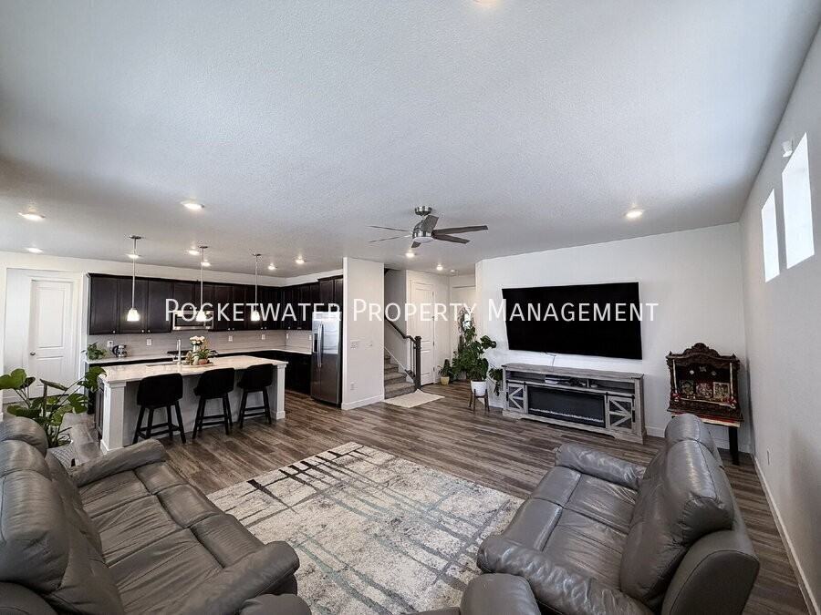 1856 Meagan Way - Photo 7 of 31