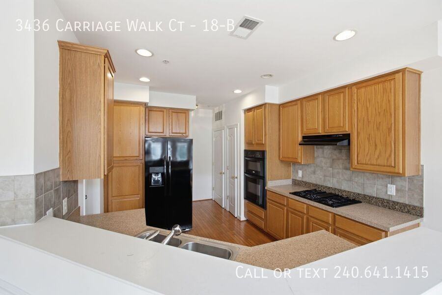 3436 Carriage Walk Ct #18B - Photo 3 of 23