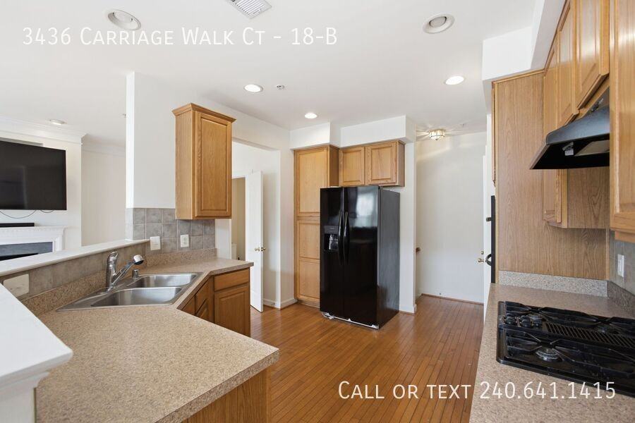 3436 Carriage Walk Ct #18B - Photo 6 of 23