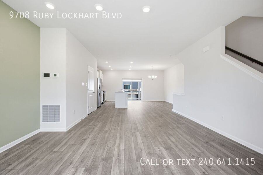 9708 Ruby Lockhart Blvd - Photo 3 of 20