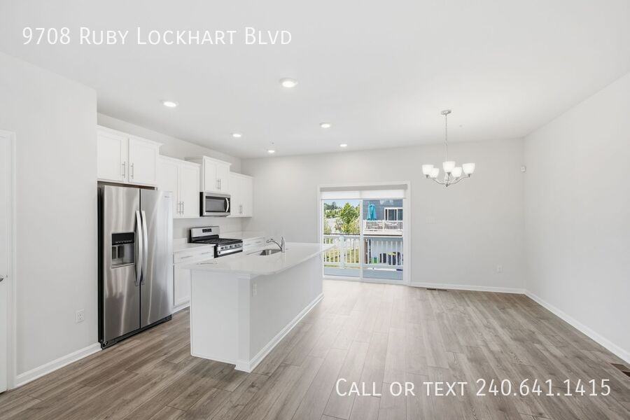 9708 Ruby Lockhart Blvd - Photo 4 of 20