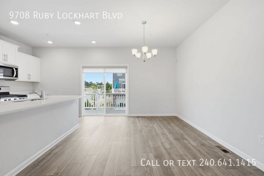9708 Ruby Lockhart Blvd - Photo 6 of 20