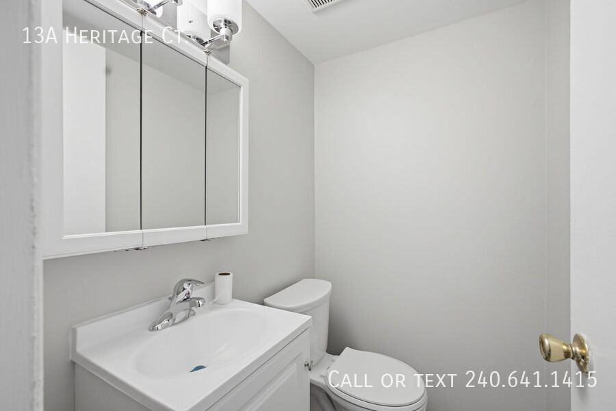 13 Heritage Ct Apt A - Photo 6 of 14