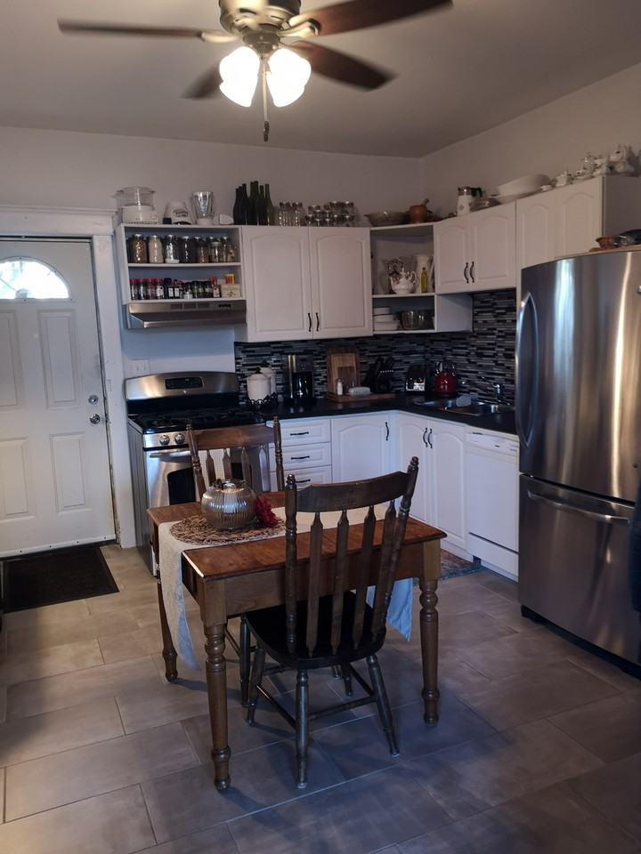 115 Park Row N #1 - Photo 4 of 16