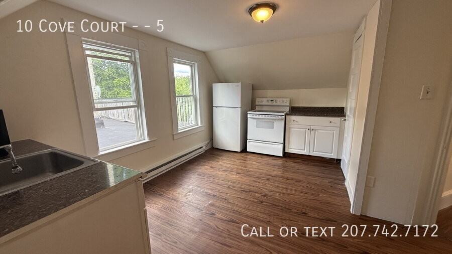 10 Cove Ct #5 - Photo 5 of 16