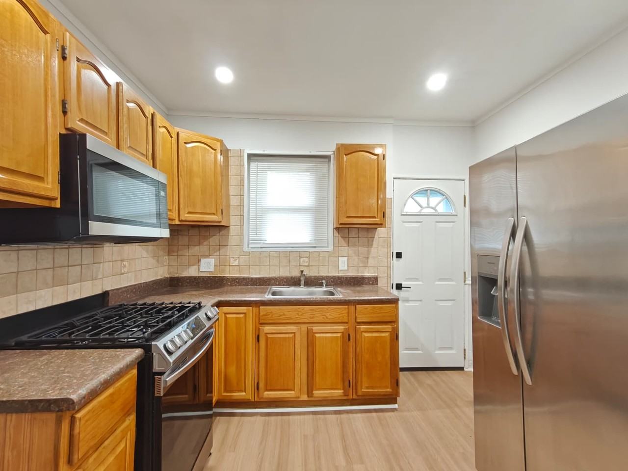 4441 N Chadwick St - Photo 2 of 9