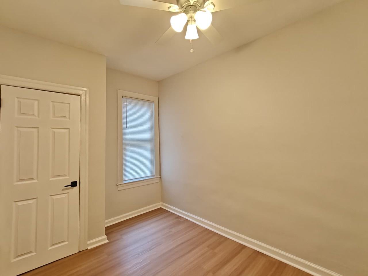 4441 N Chadwick St - Photo 7 of 9