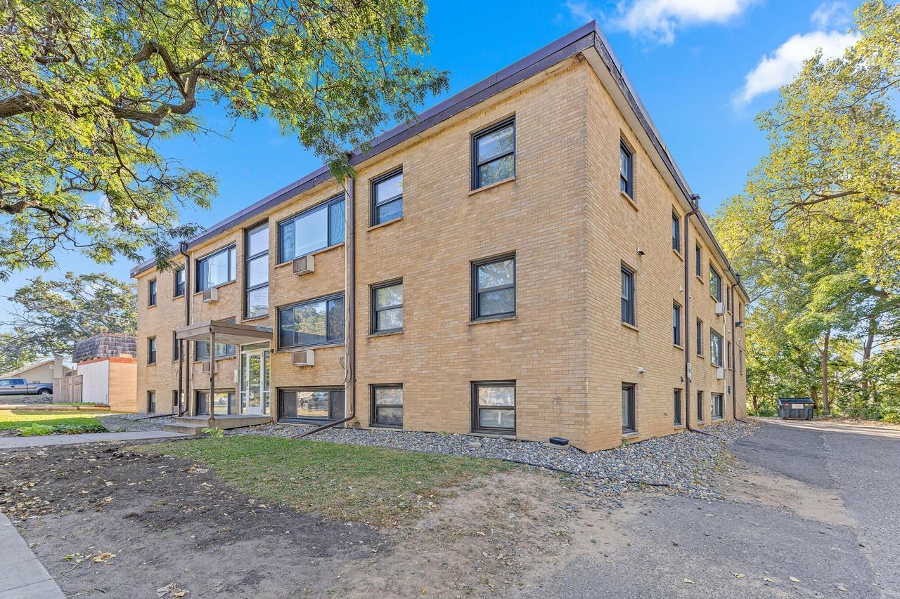 1086 York Avenue - Photo 7 of 7