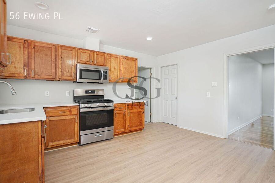 56 Ewing Pl - Photo 7 of 16