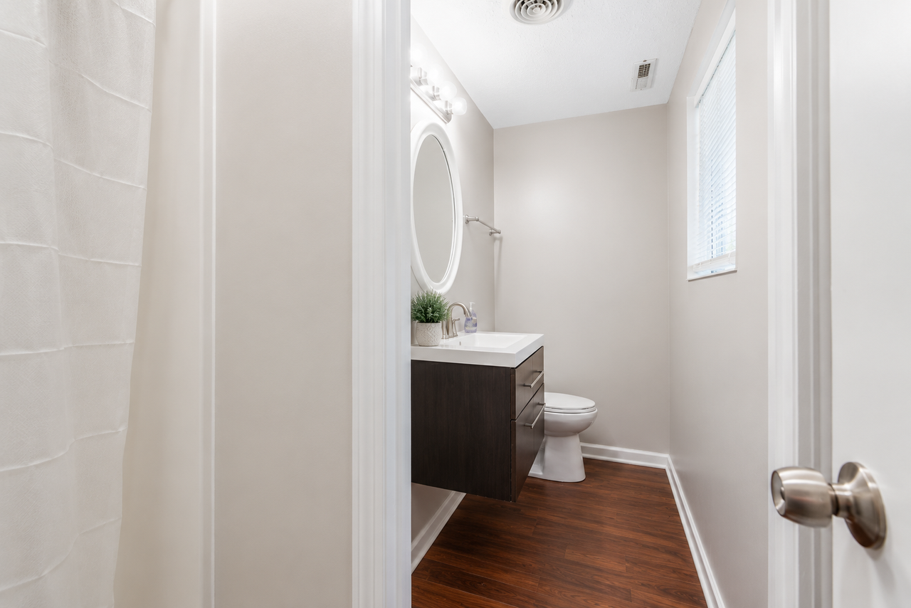 1388 Colony Hill Ct - Photo 3 of 8