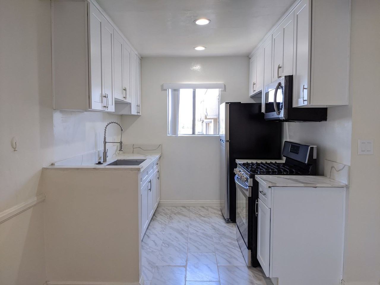 5222 Lexington Ave #15 - Photo 7 of 26