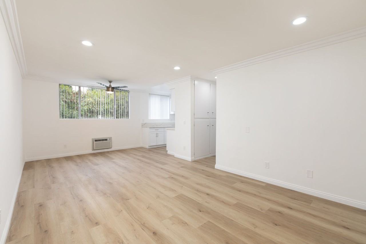 6060 Fulton Ave #9 - Photo 7 of 18