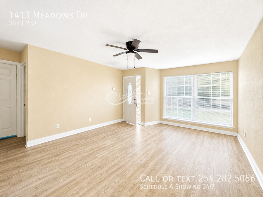 1413 Meadows Dr - Photo 3 of 13