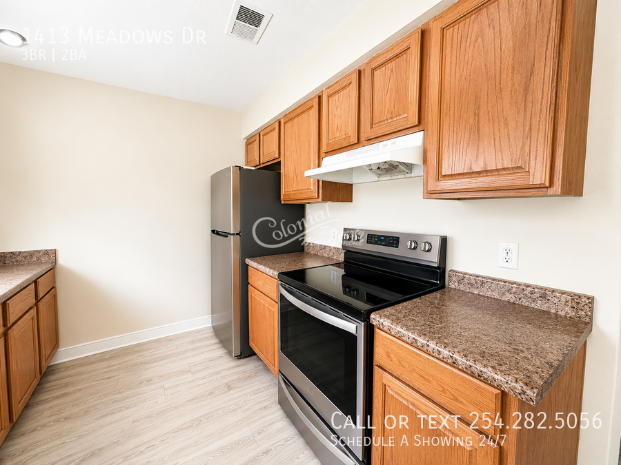 1413 Meadows Dr - Photo 4 of 13