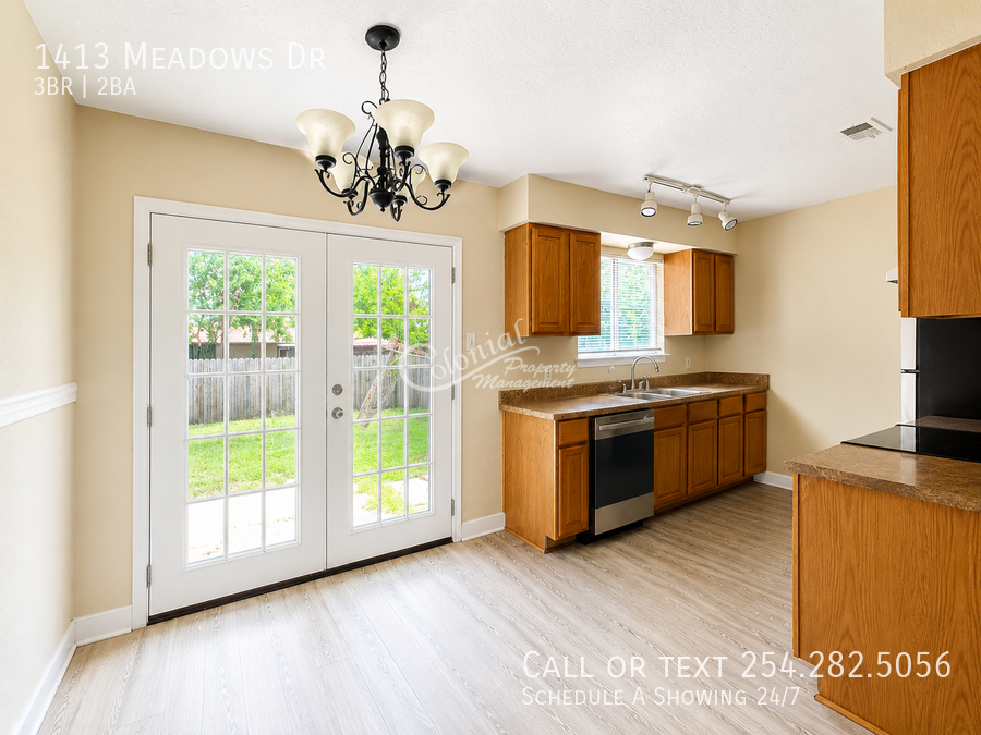 1413 Meadows Dr - Photo 6 of 13