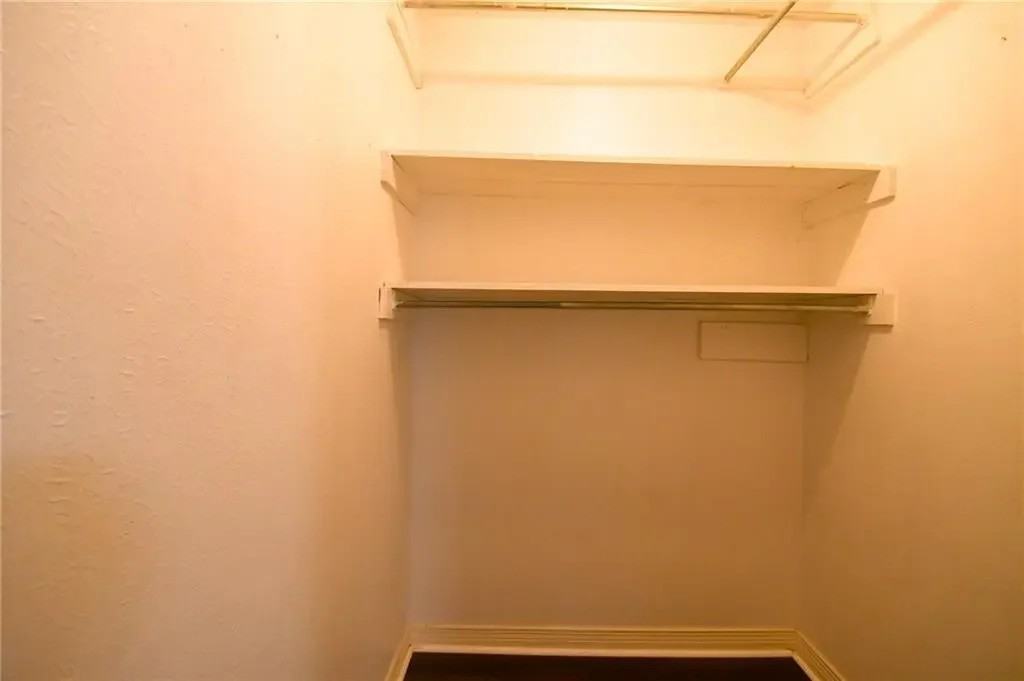 209 Pine Street - Photo 5 of 14