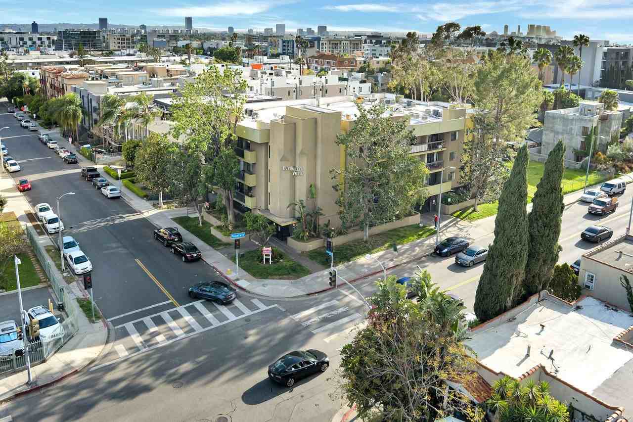 Orange Luxury Investments LLC - Photo 6 of 38