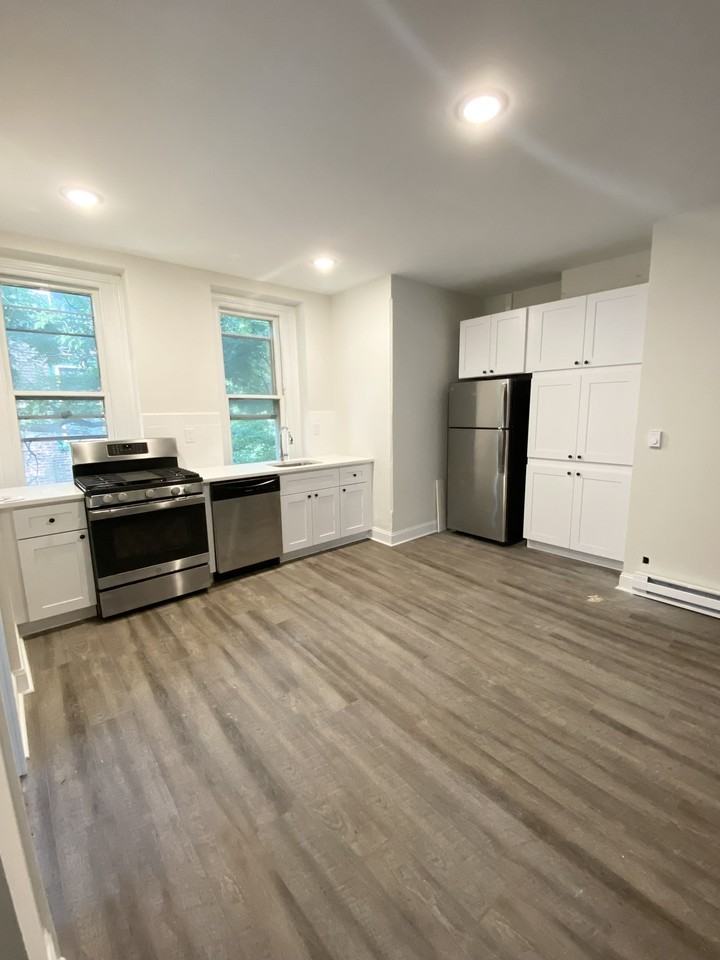 908 S 47th St - Photo 4 of 15