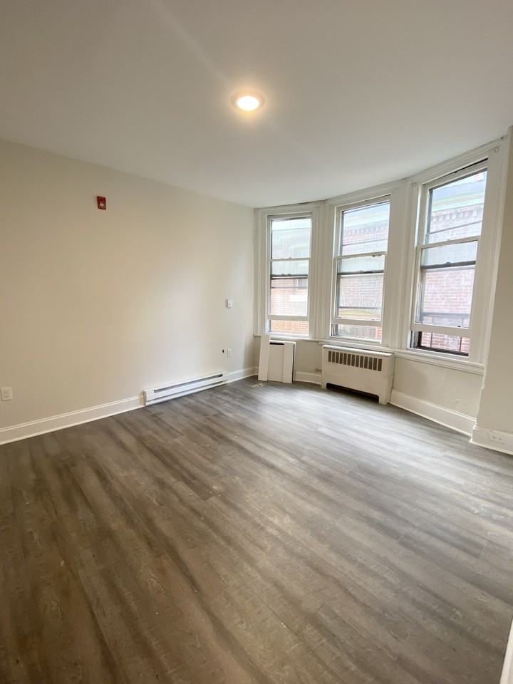 908 S 47th St - Photo 6 of 15
