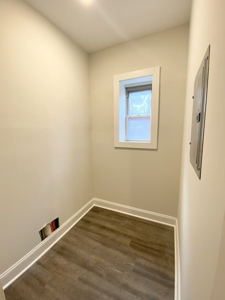 908 S 47th St - Photo 7 of 15