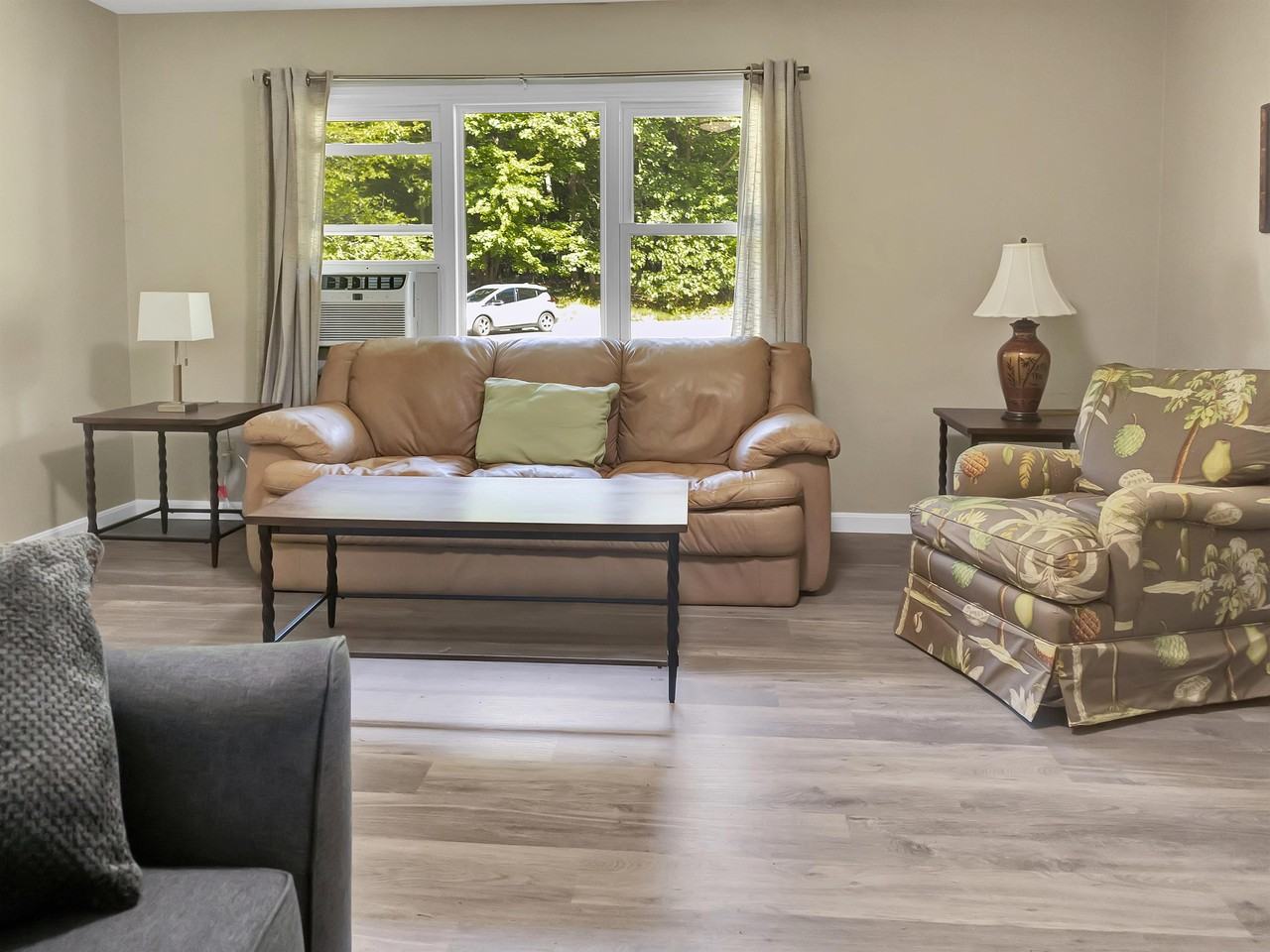 Signal Rock Homes - Photo 3 of 11