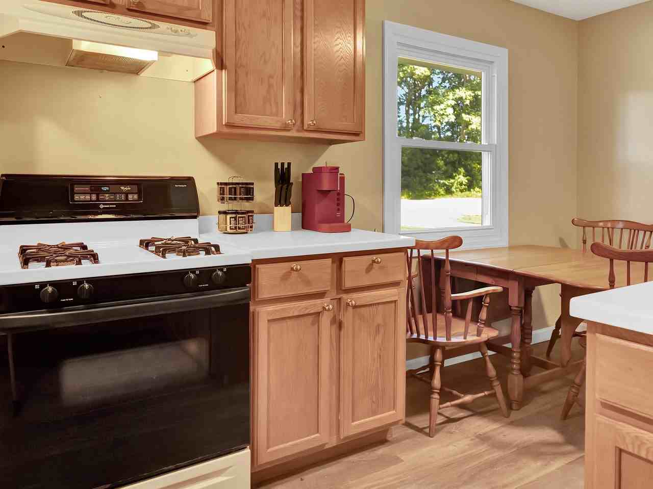 Signal Rock Homes - Photo 5 of 11