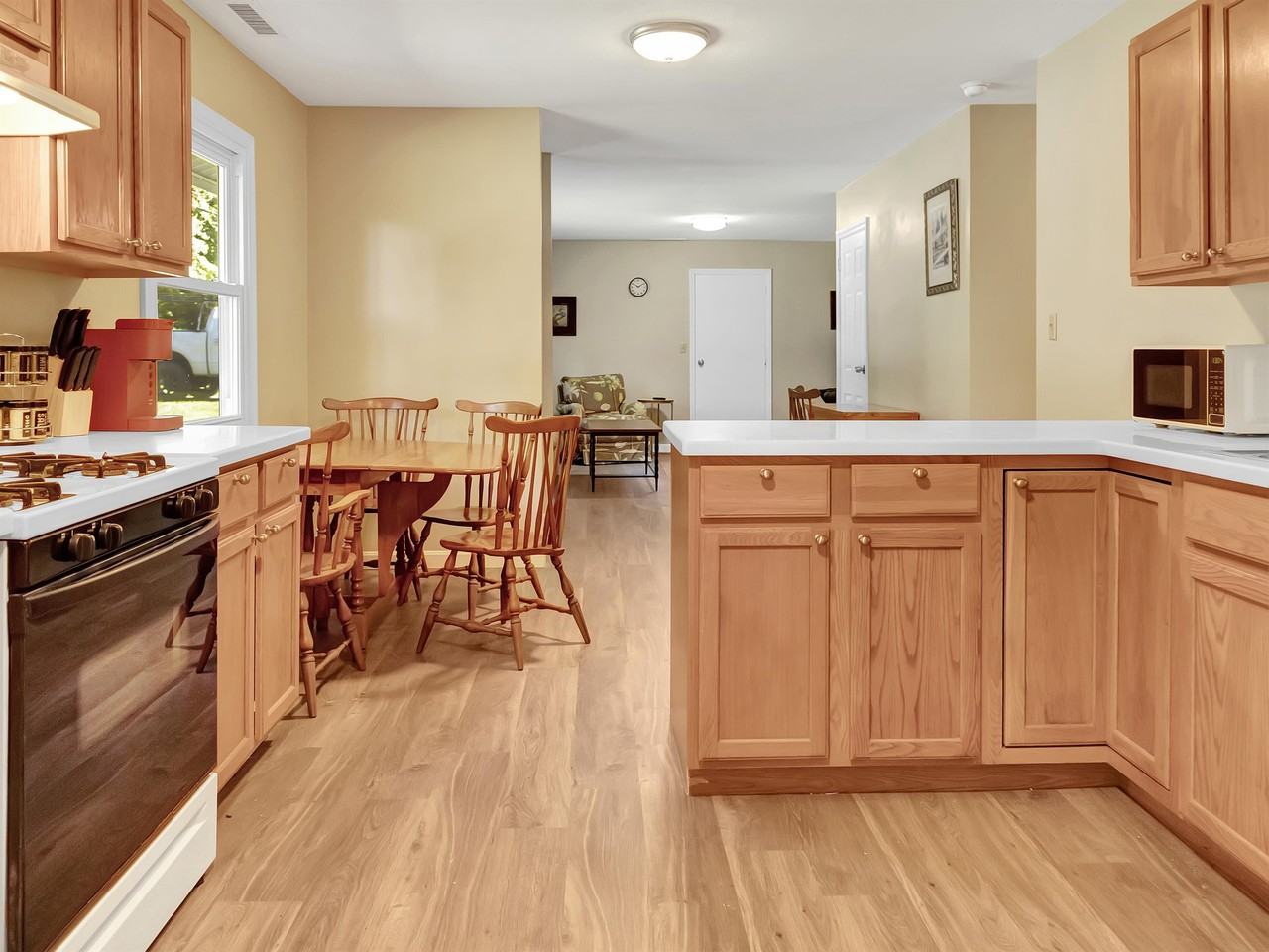 Signal Rock Homes - Photo 6 of 11