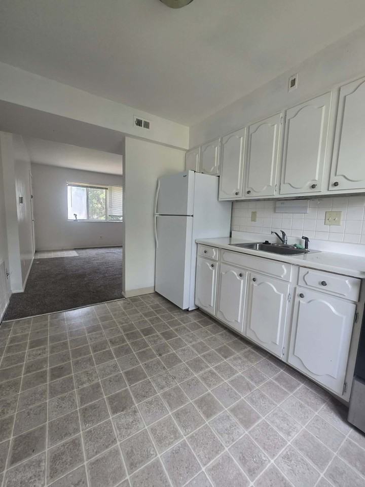 7709 Circle Drive - Photo 6 of 21