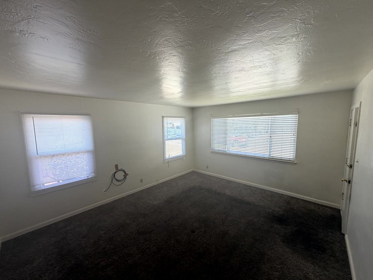 1219 Claremont St - Photo 3 of 12
