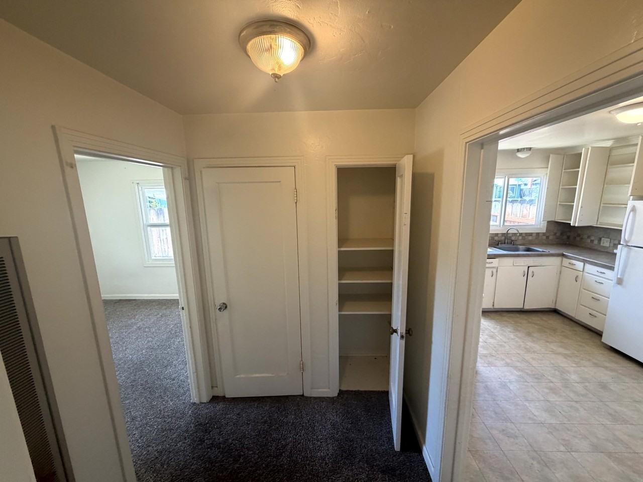 1219 Claremont St - Photo 5 of 12