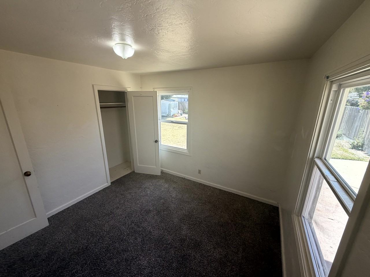 1219 Claremont St - Photo 7 of 12