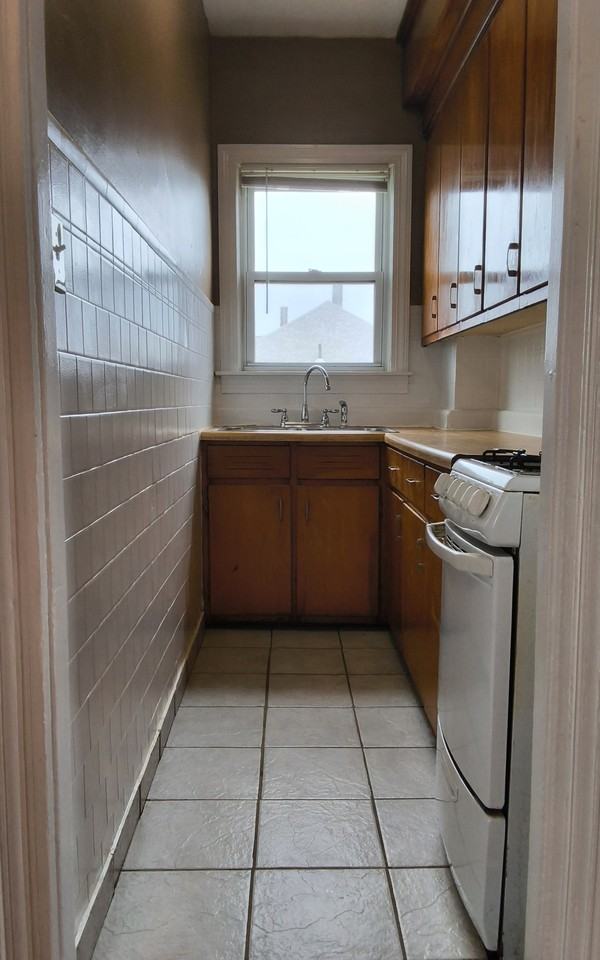 259-263 Fountain Street Fall River - Photo 4 of 11