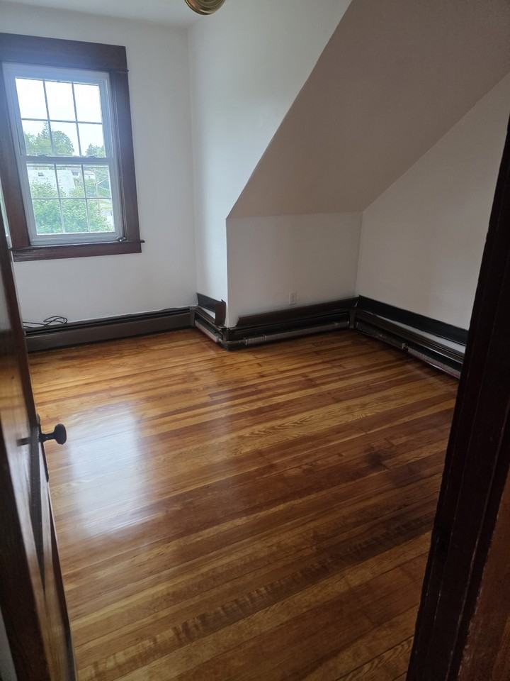 19 Stephen St #3 - Photo 5 of 10