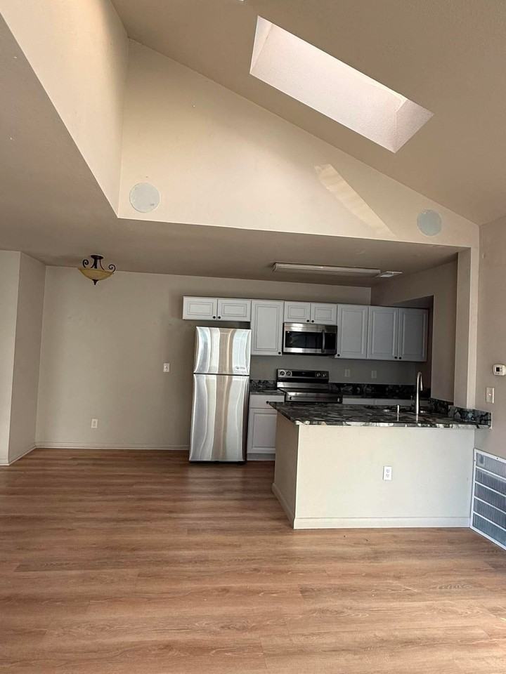 871 S Uravan Ct #D - Photo 4 of 12