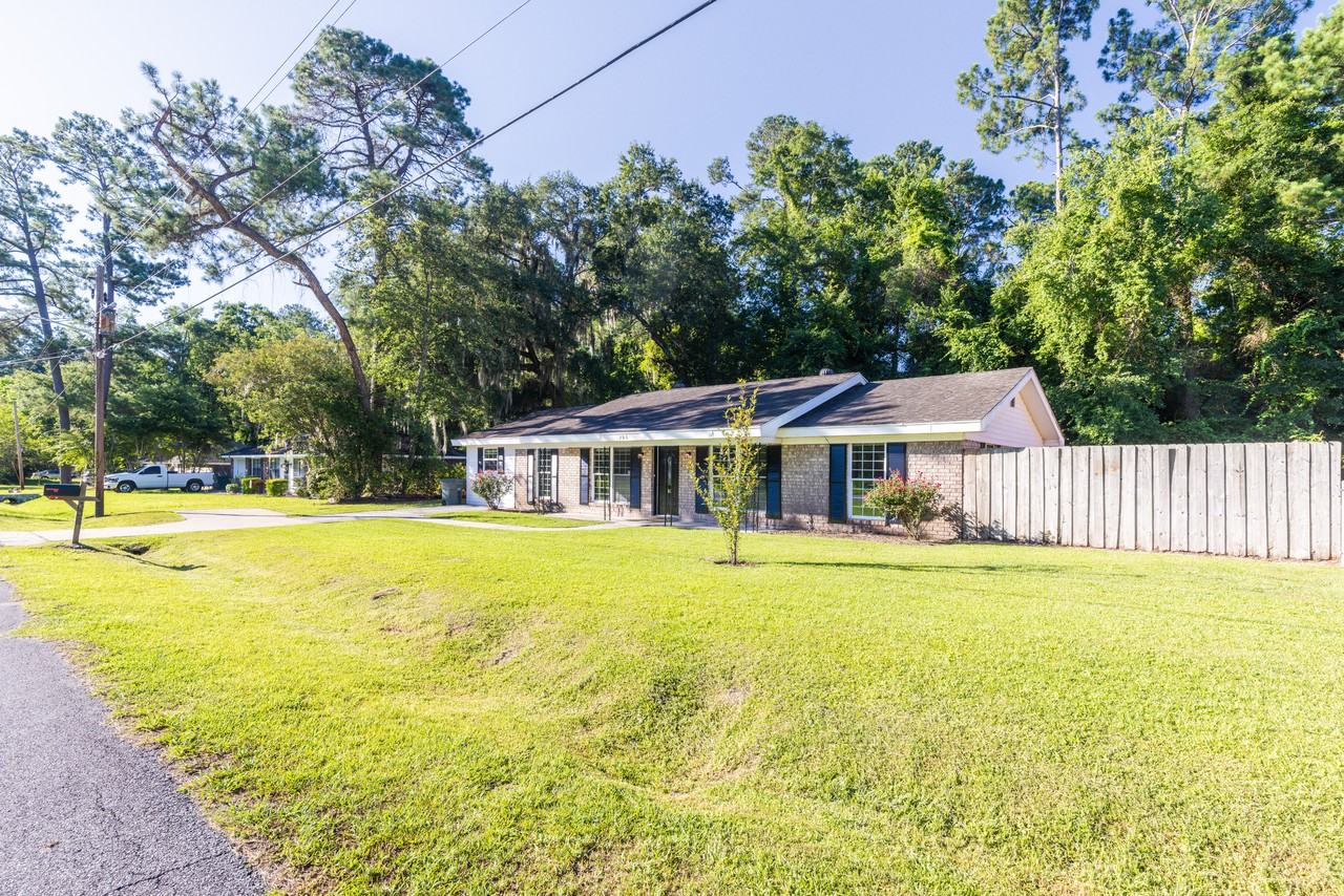 306 Floyd St #NA - Photo 2 of 37