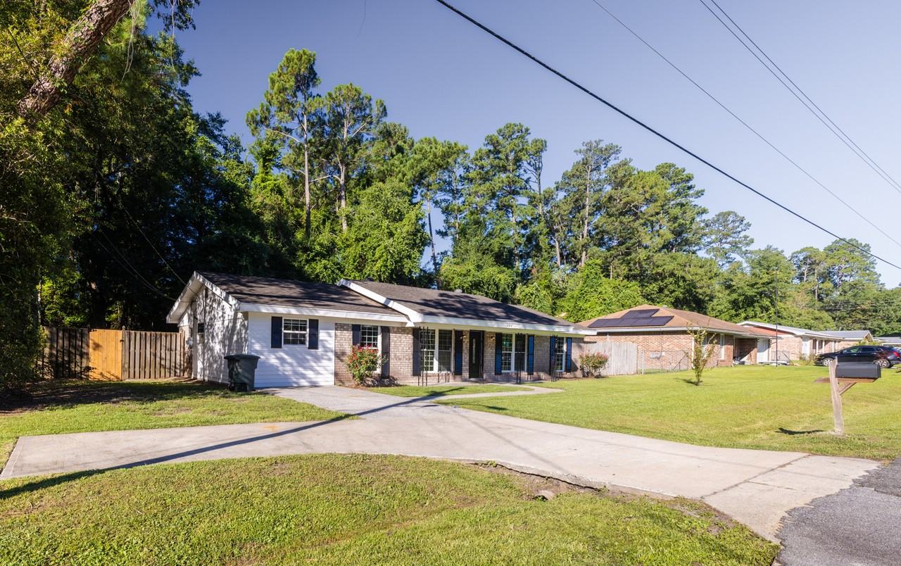 306 Floyd St #NA - Photo 3 of 37