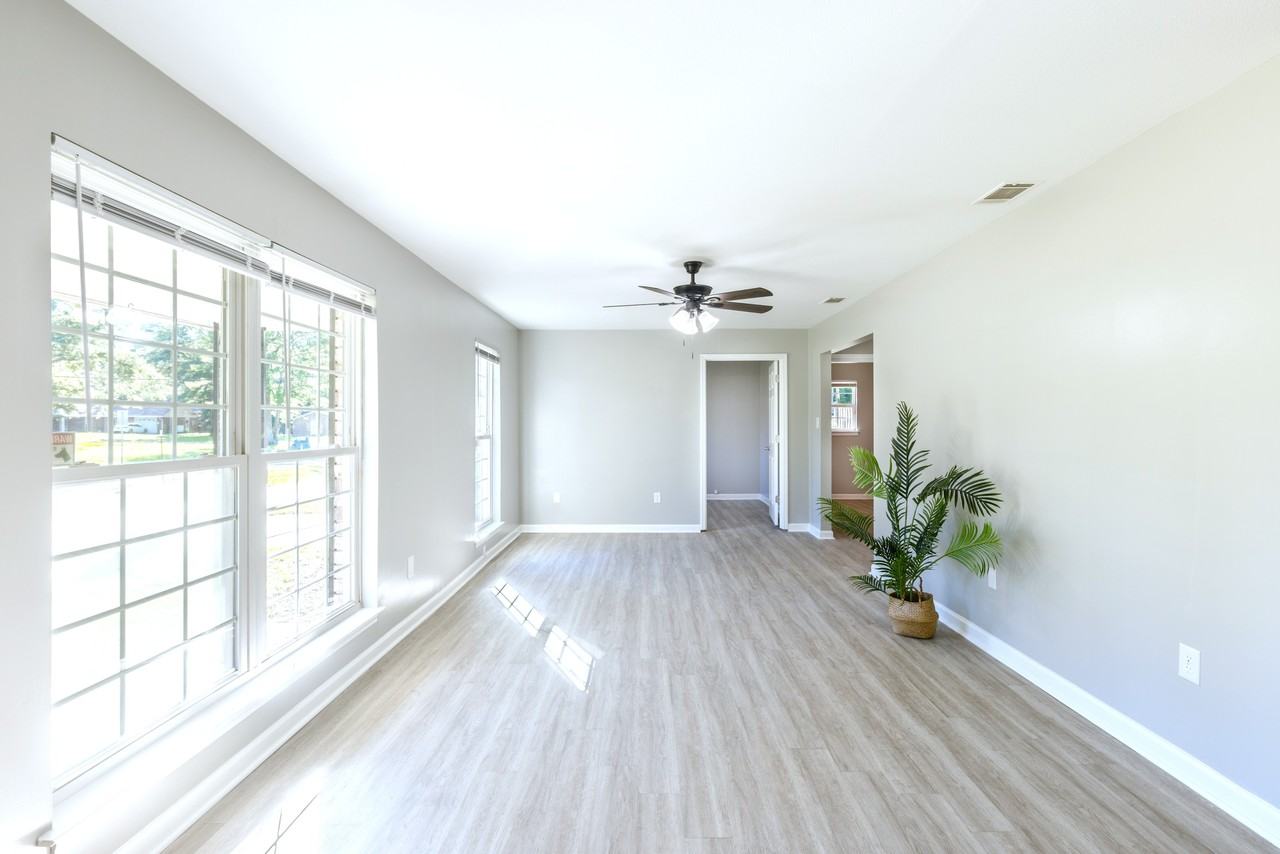 306 Floyd St #NA - Photo 7 of 37