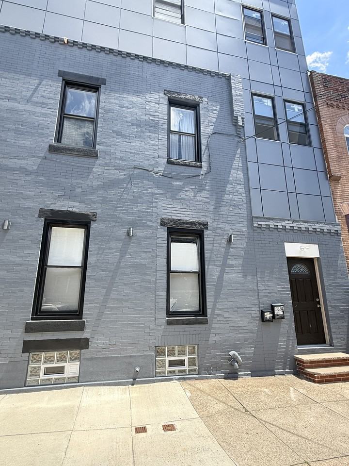 1240 W Ritner St #3rdFL - Photo 3 of 24
