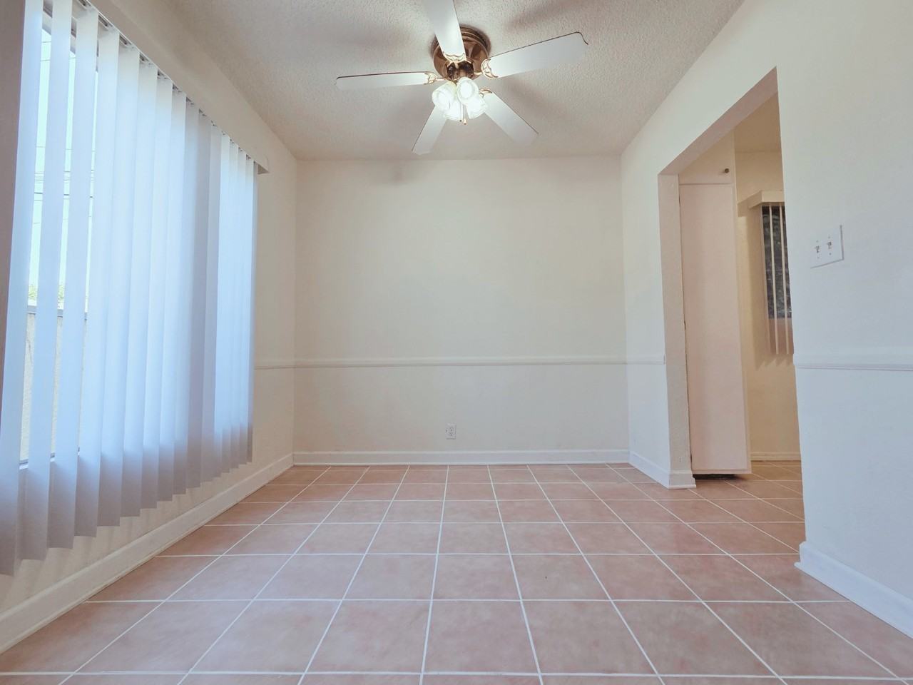 830 Crenshaw Blvd #05 - Photo 4 of 14
