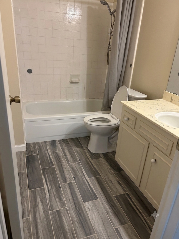 1351 Buckingham Way, Unit 23 - Photo 6 of 8