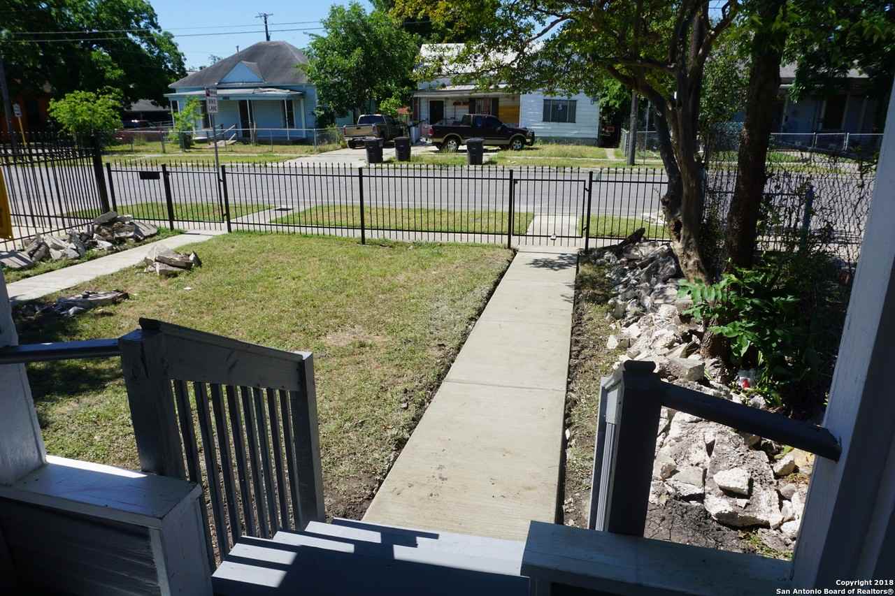 1905 Buena Vista St #1 - Photo 2 of 17