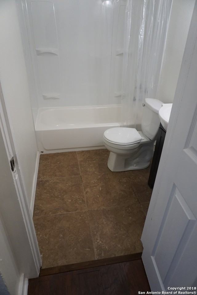 1905 Buena Vista St #1 - Photo 5 of 17
