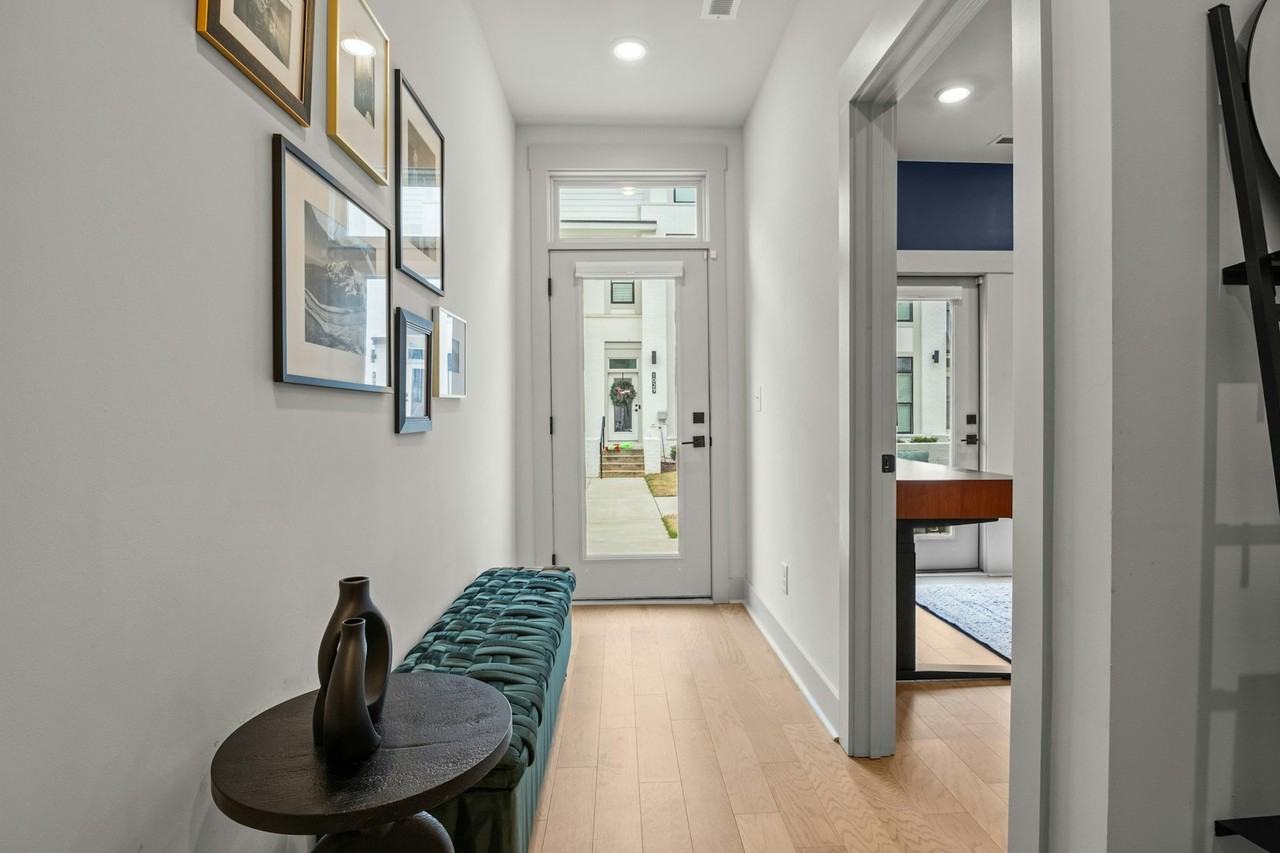 1013 Wesley Terrace Avenue - Photo 5 of 33