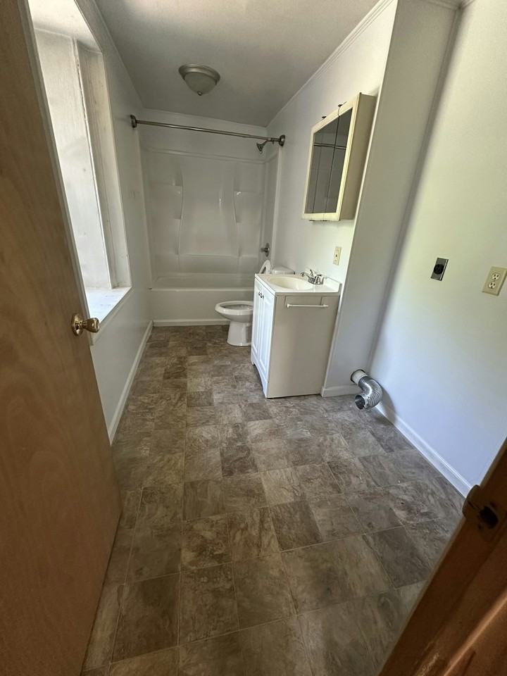 21 West Main Street - Photo 4 of 8