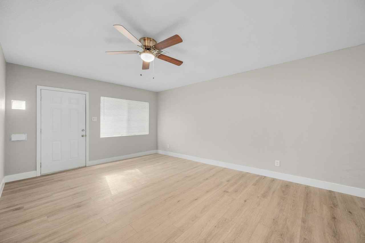 3836 North 15th Avenue, Unit 7 - Photo 5 of 16