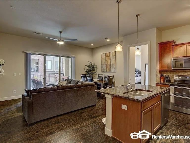 301 Inverness Way South - Photo 4 of 46
