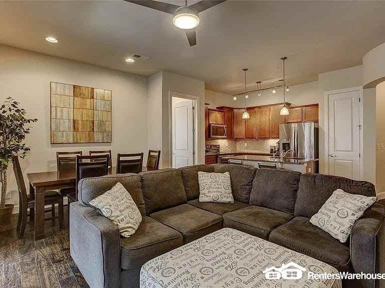 301 Inverness Way South - Photo 7 of 46