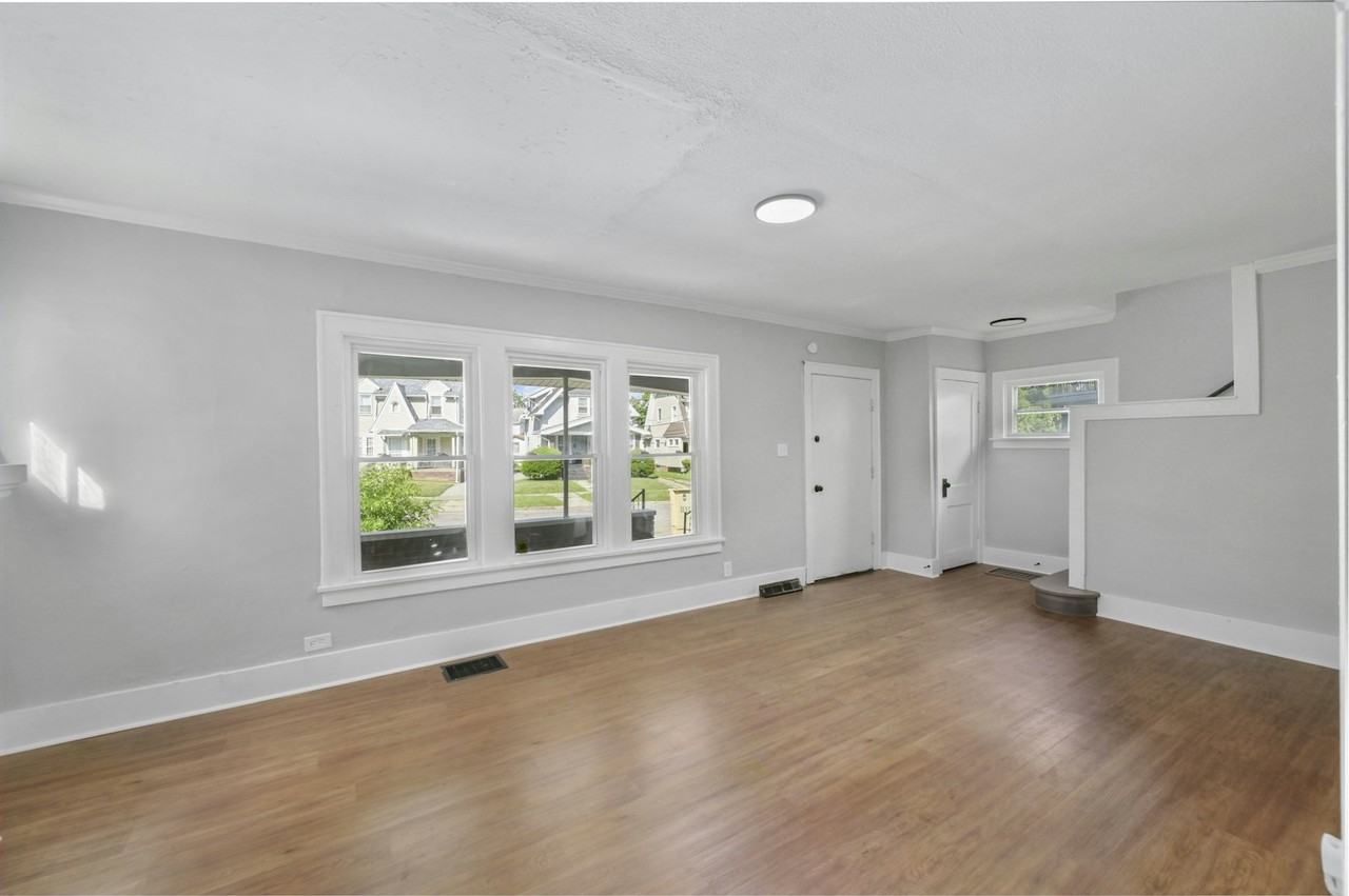 1329 Shenandoah Road - Photo 7 of 20