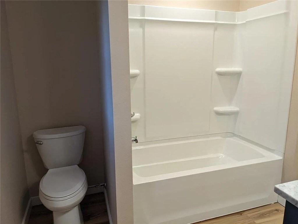 558 N Highland Ave - Photo 6 of 9